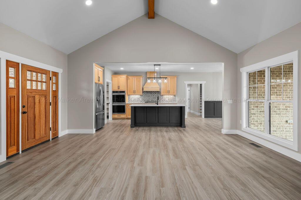 48 LAKESIDE Dr