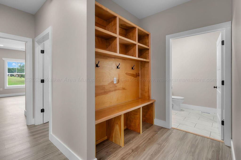 48 LAKESIDE Dr