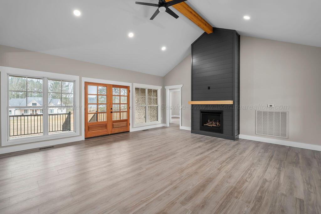 48 LAKESIDE Dr