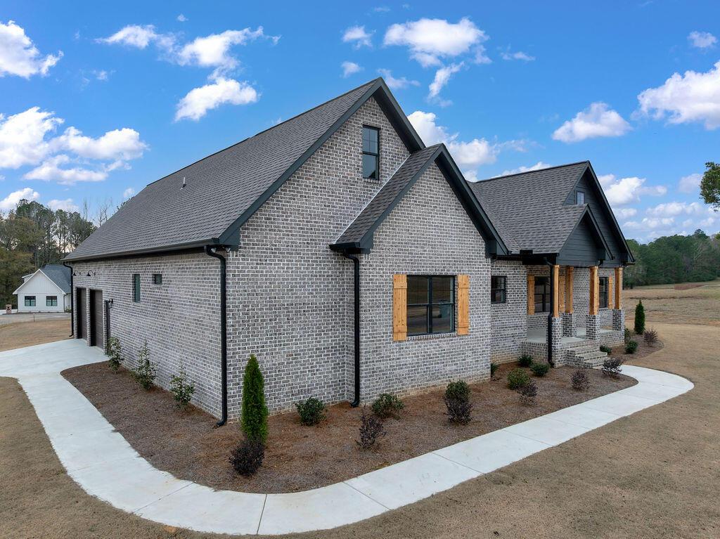 48 LAKESIDE Dr