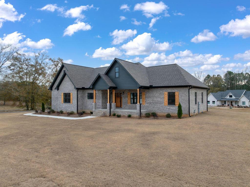 48 LAKESIDE Dr