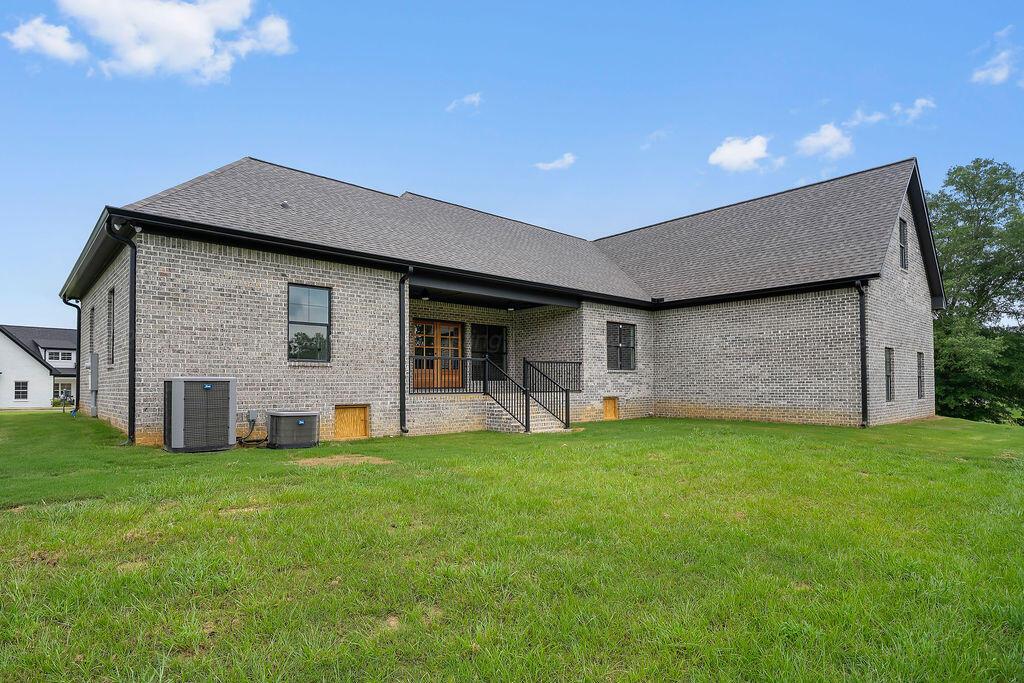 48 LAKESIDE Dr