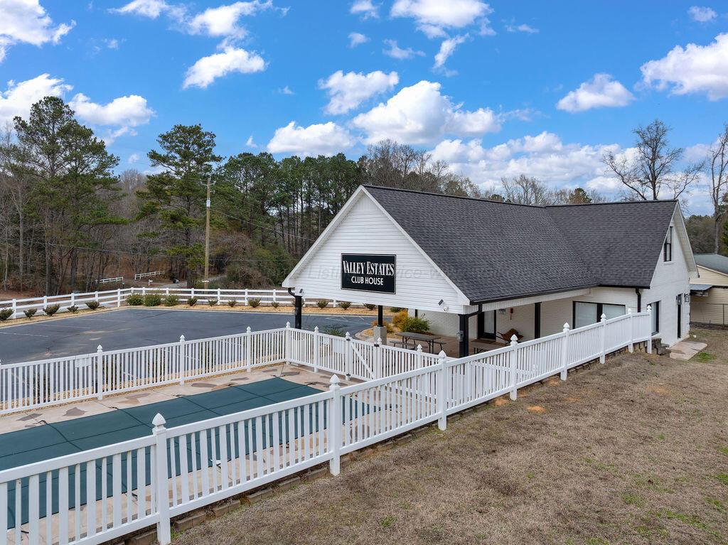 48 LAKESIDE Dr