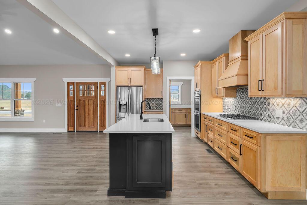 48 LAKESIDE Dr