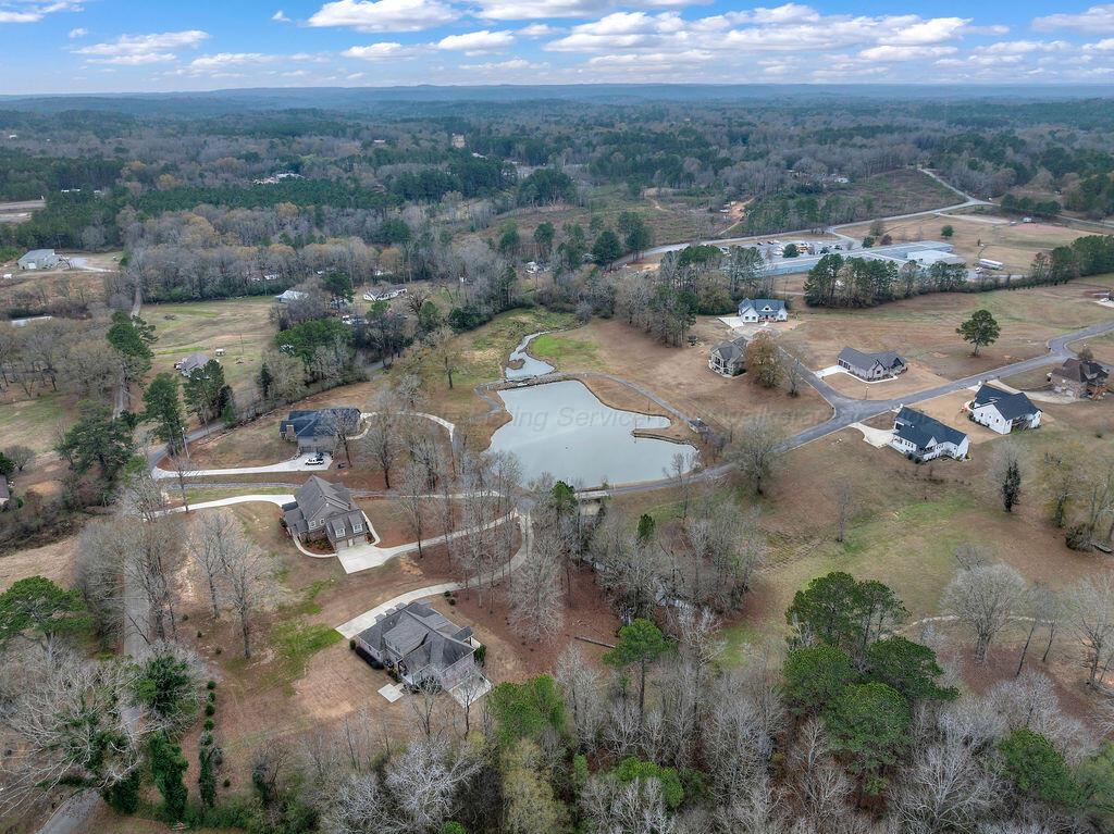 48 LAKESIDE Dr