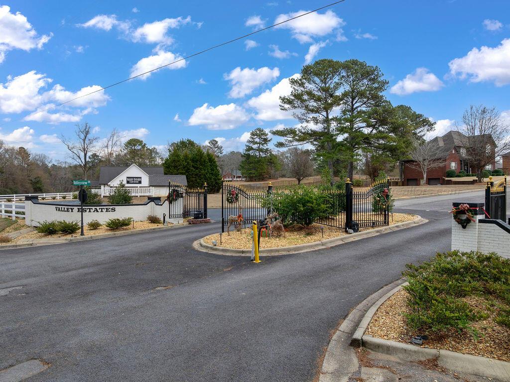 48 LAKESIDE Dr