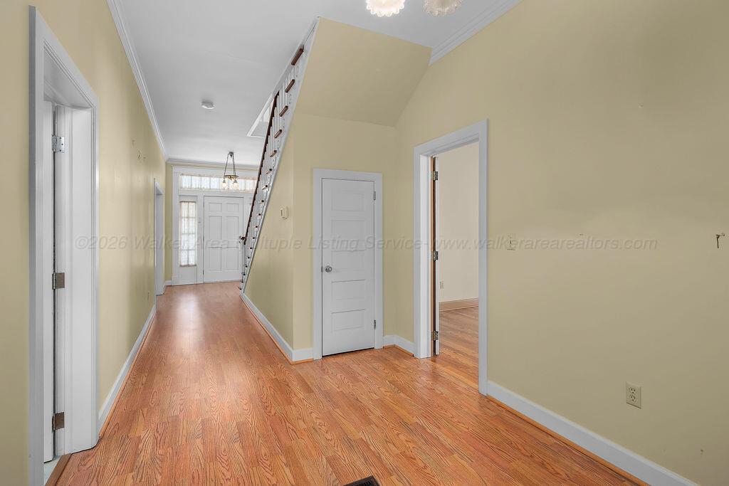 910 W 14TH Ave