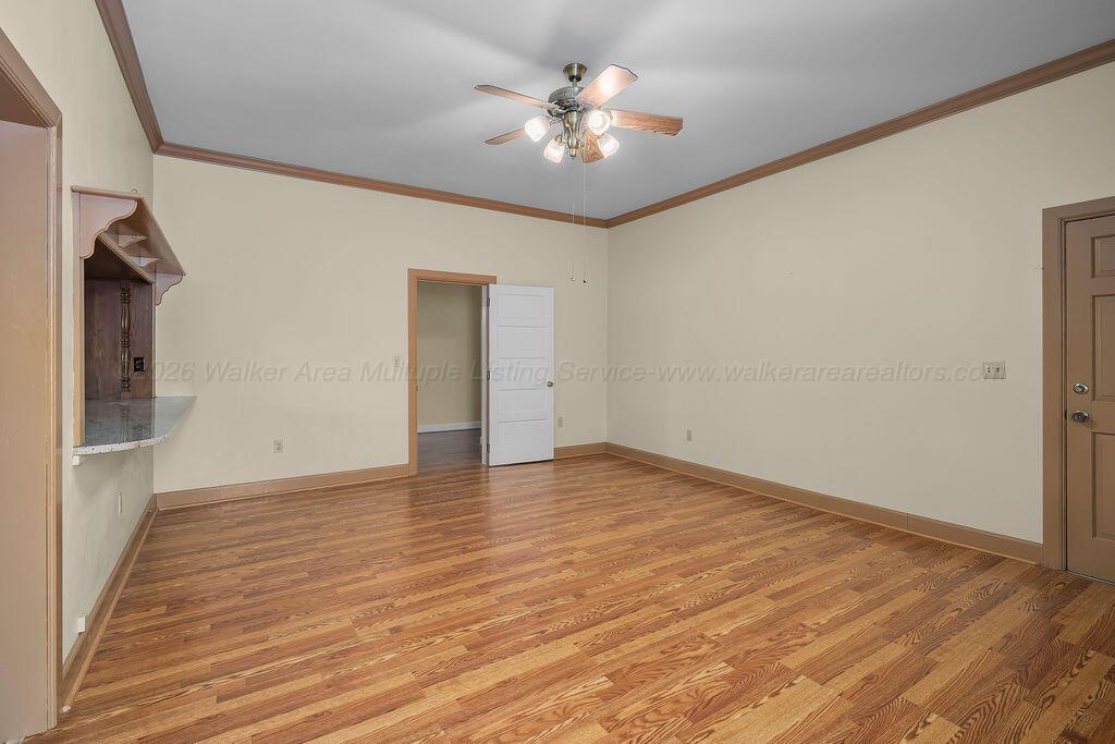 910 W 14TH Ave