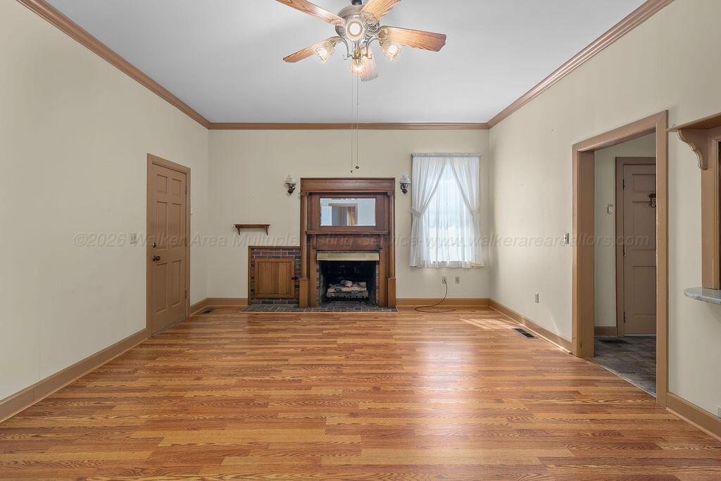 910 W 14TH Ave