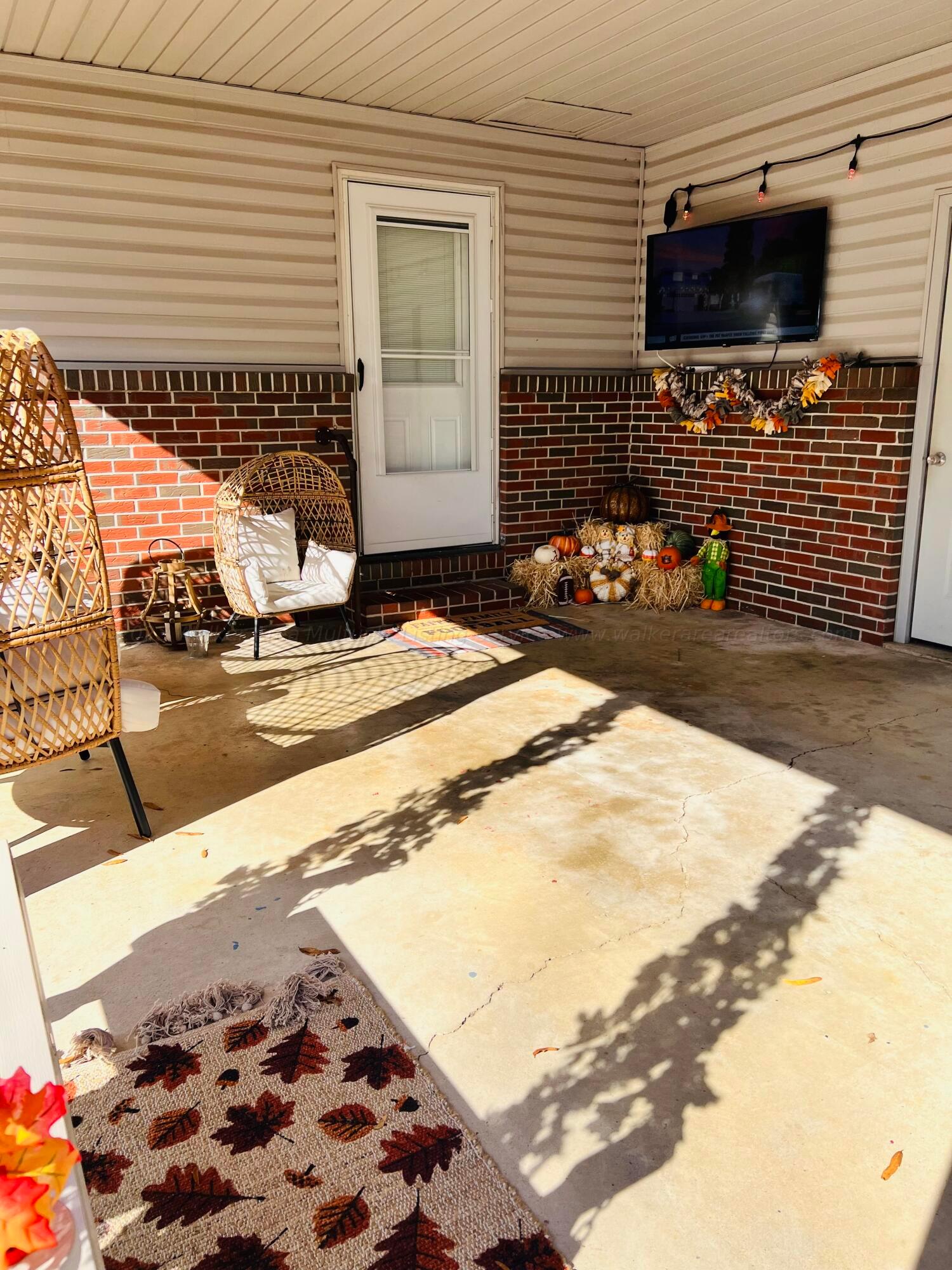 810 8TH COURT NE Ct