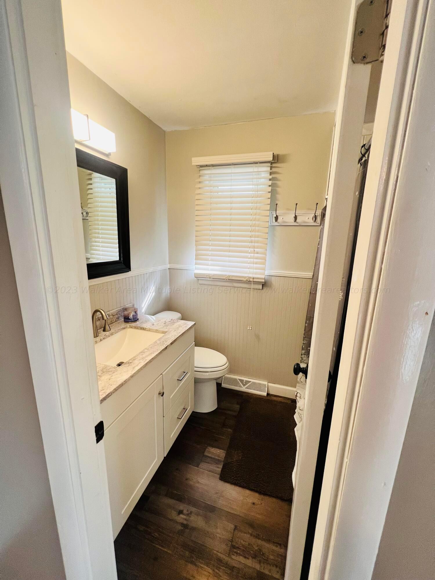 810 8TH COURT NE Ct