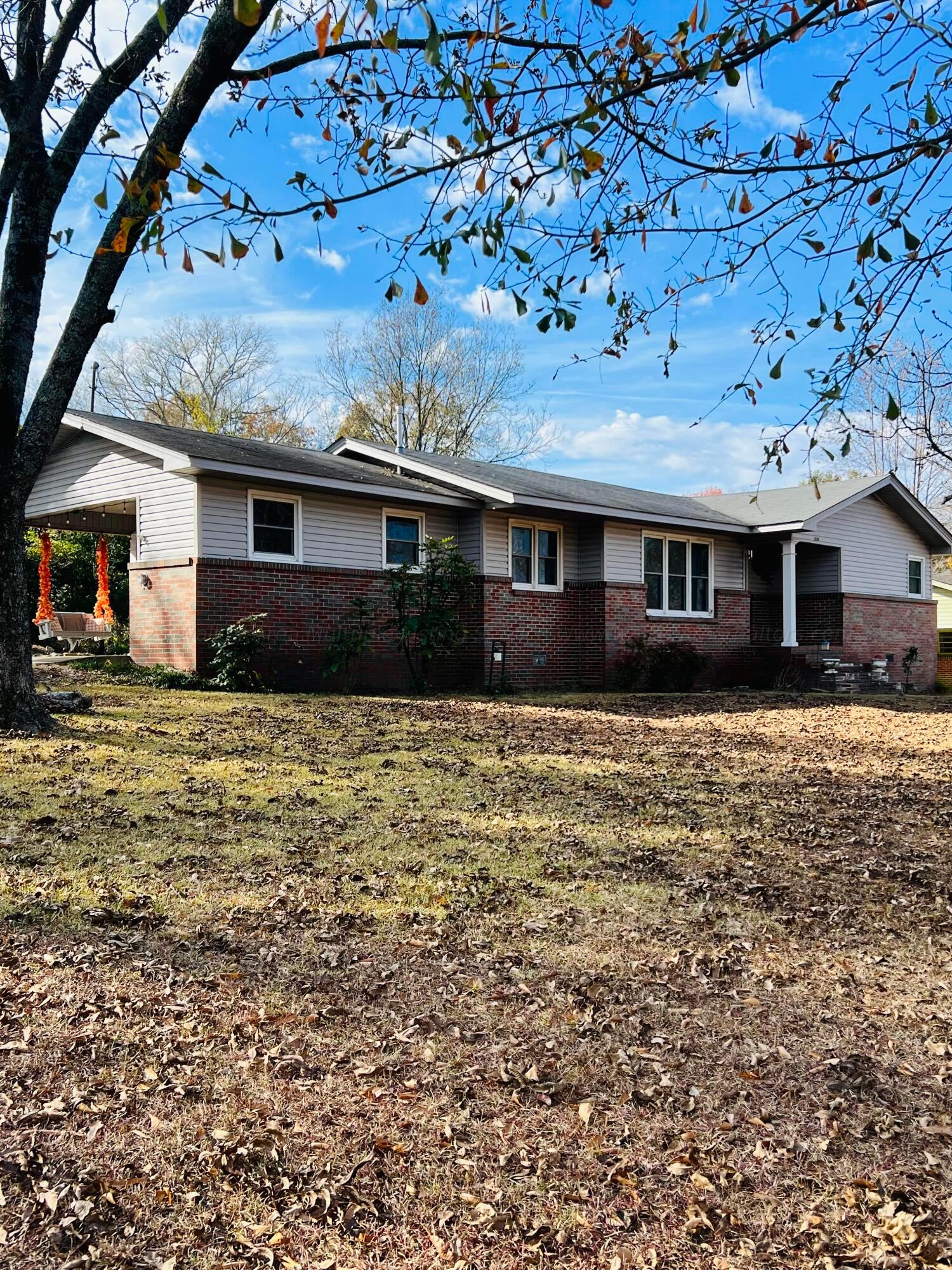 810 8TH COURT NE Ct