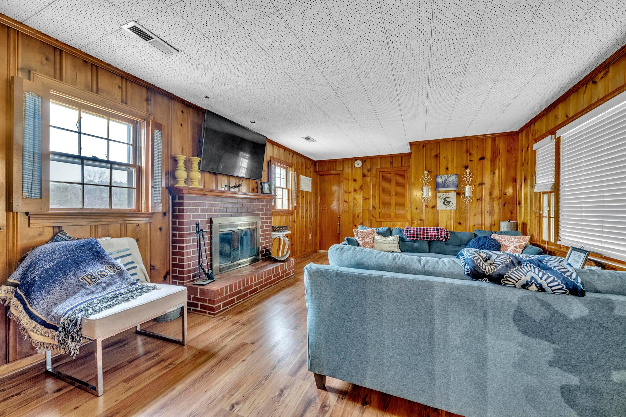 712 9TH AVE SE