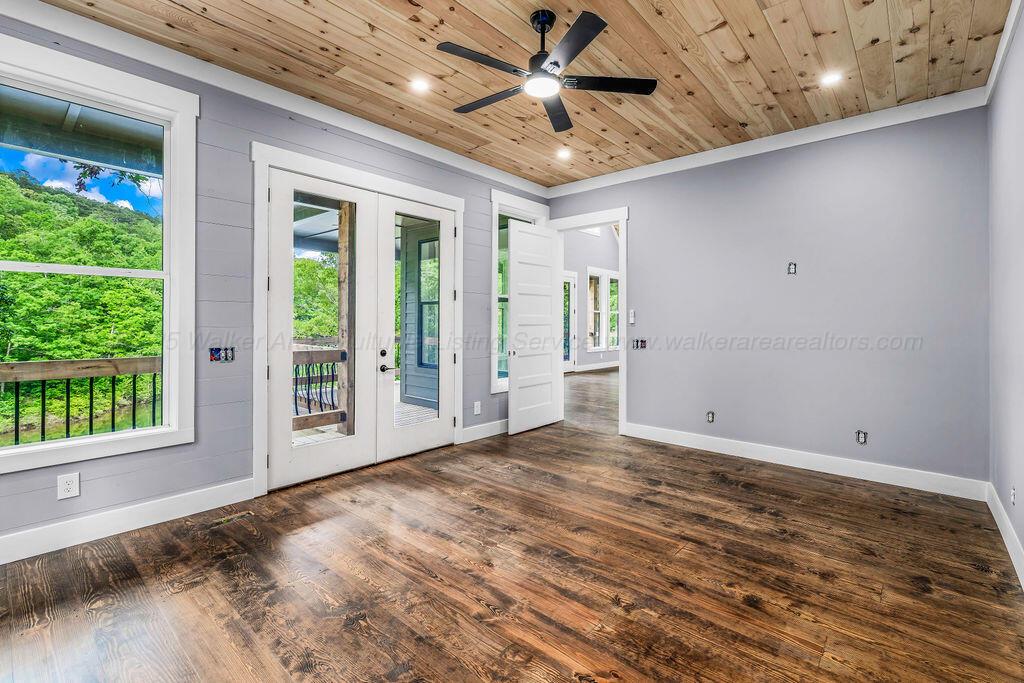 313 LEGENDARY PARKWAY