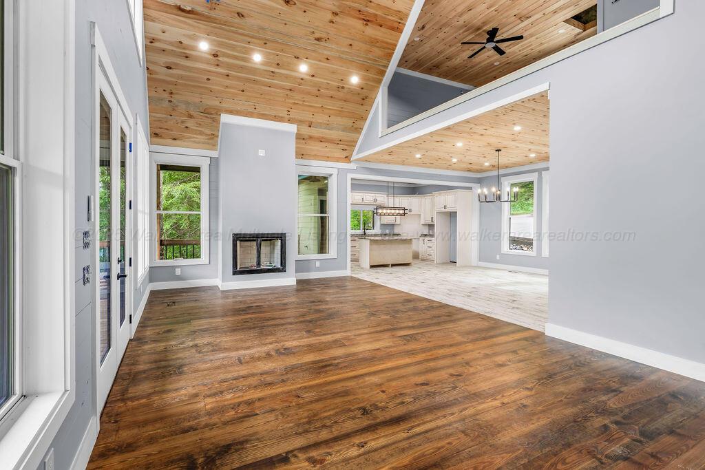 313 LEGENDARY PARKWAY