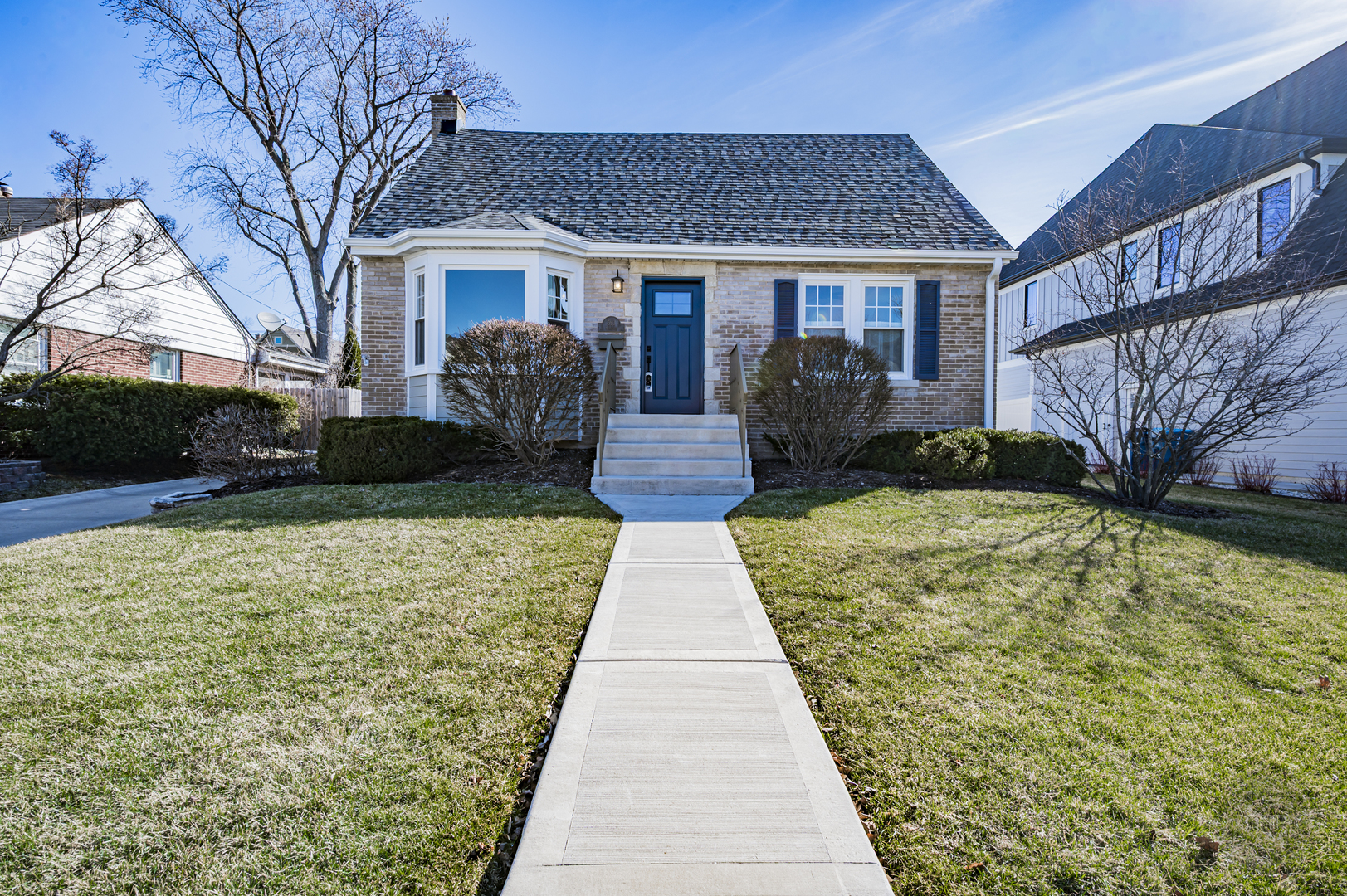 593 S Sunnyside Avenue