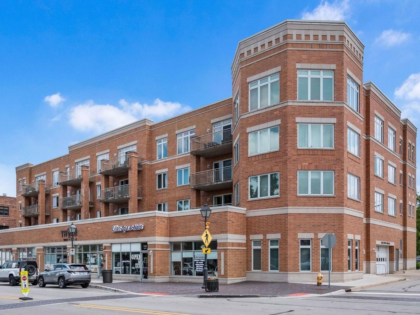1 S Lincoln Avenue Unit: 410