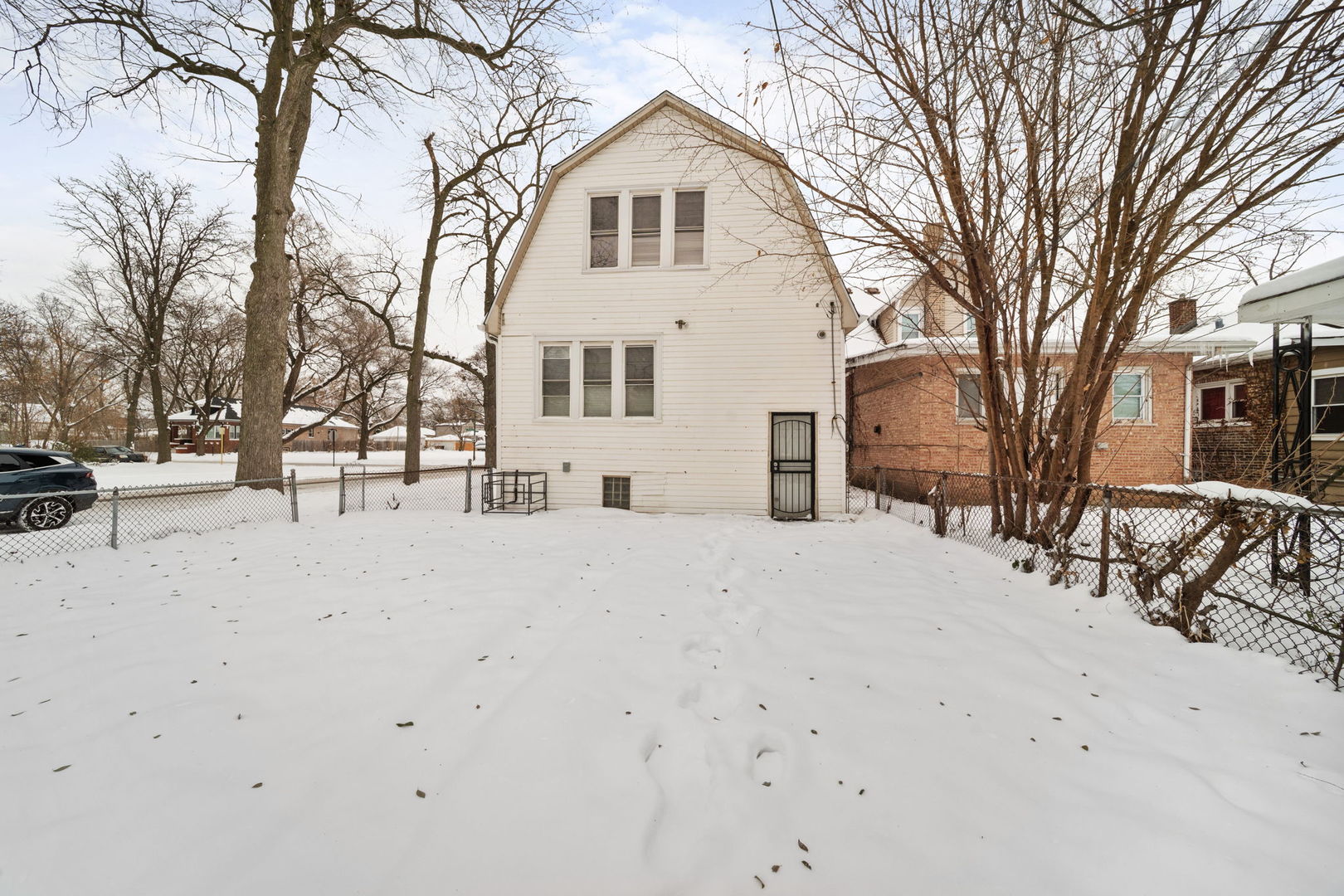 12000 S Perry Avenue