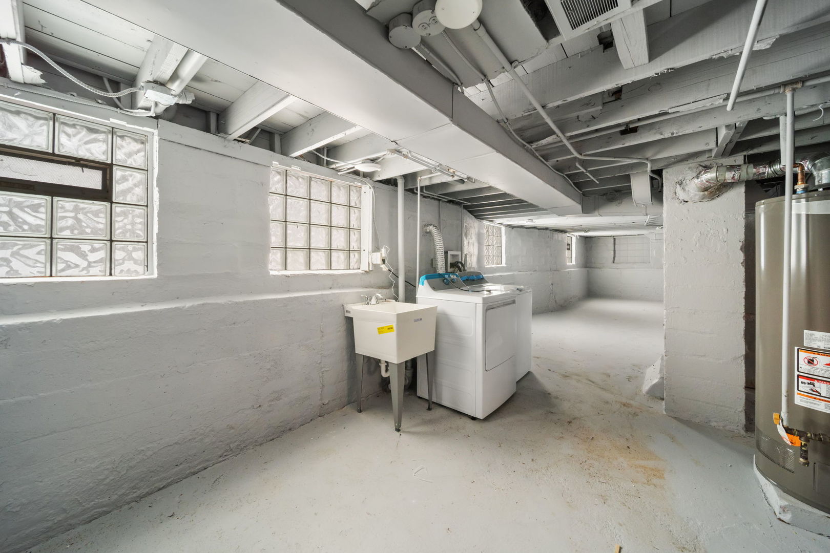 12000 S Perry Avenue