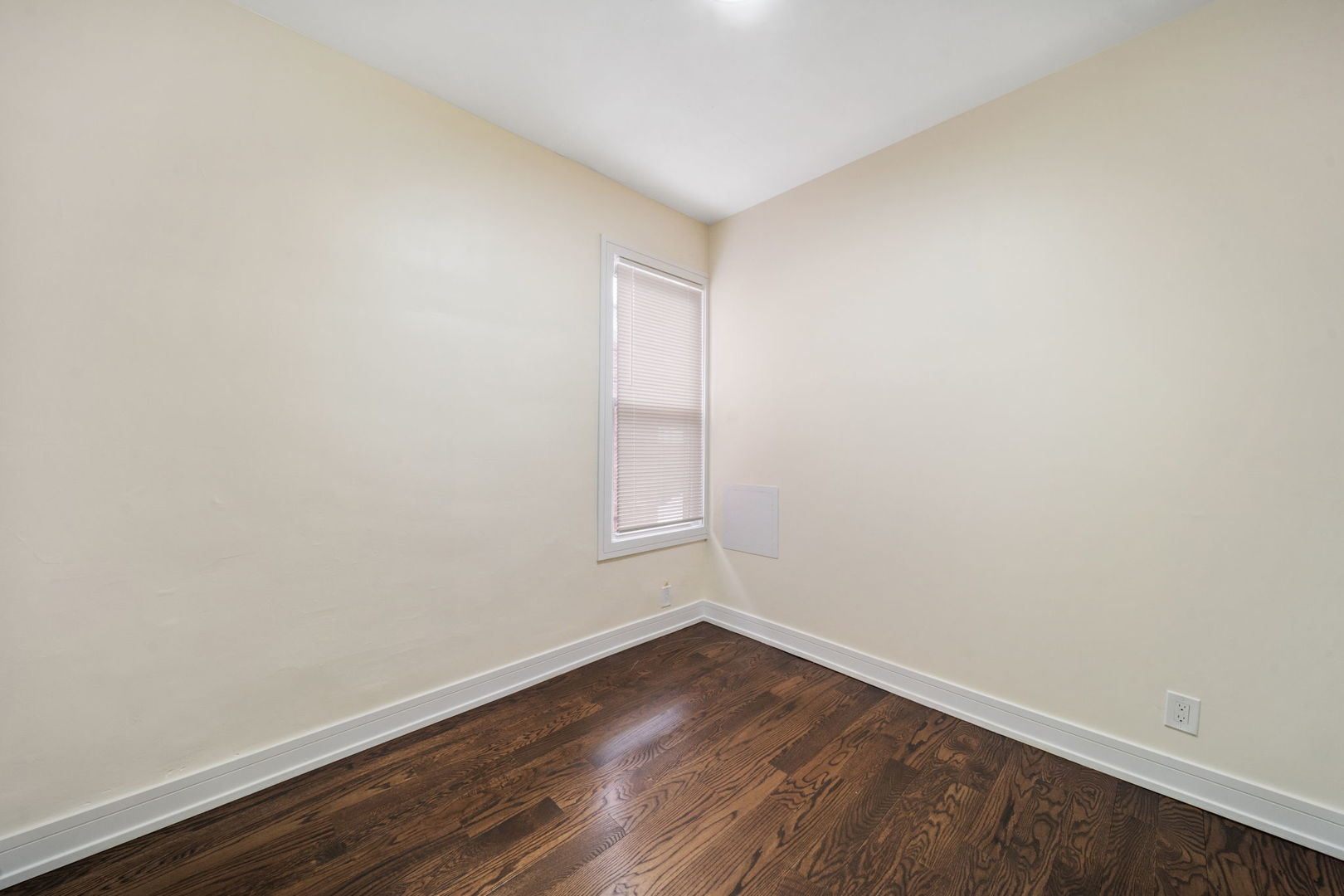 12000 S Perry Avenue