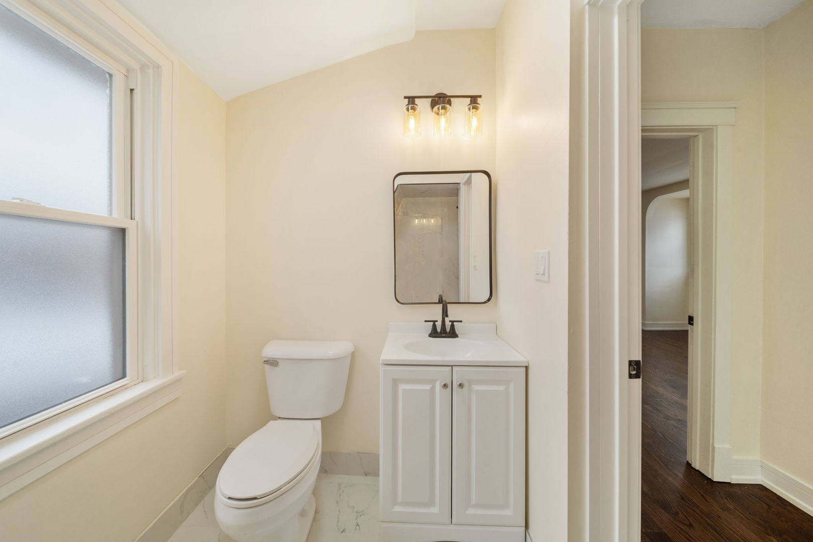 12000 S Perry Avenue