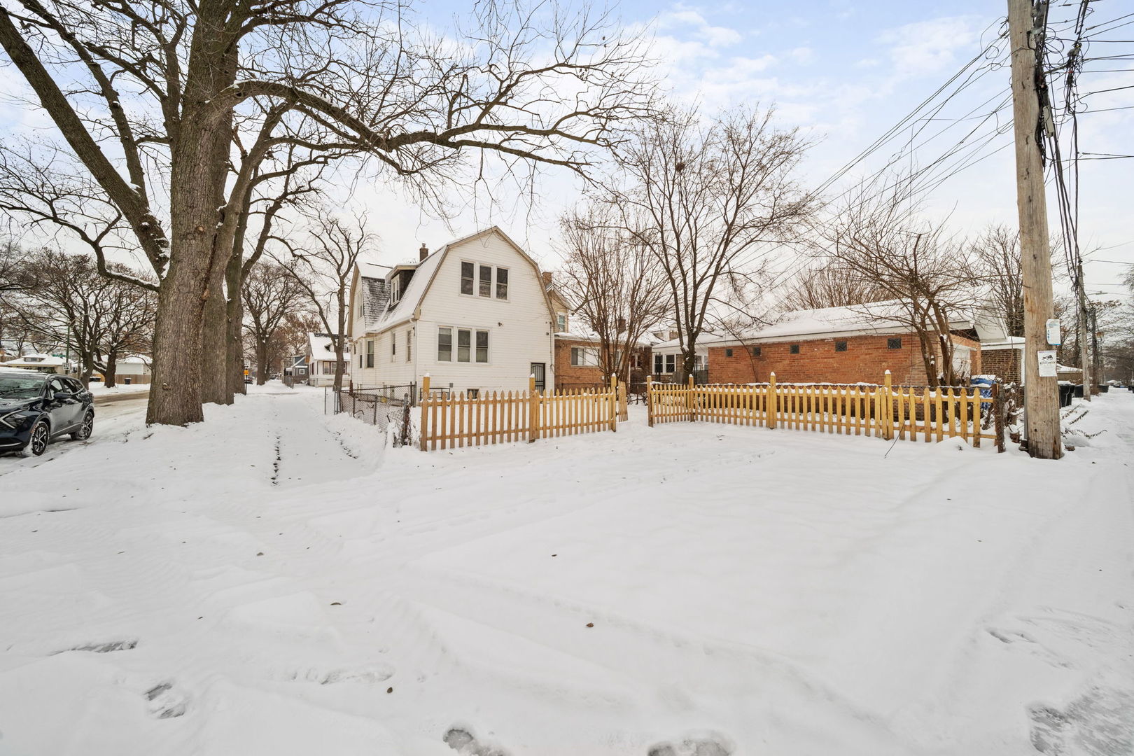 12000 S Perry Avenue