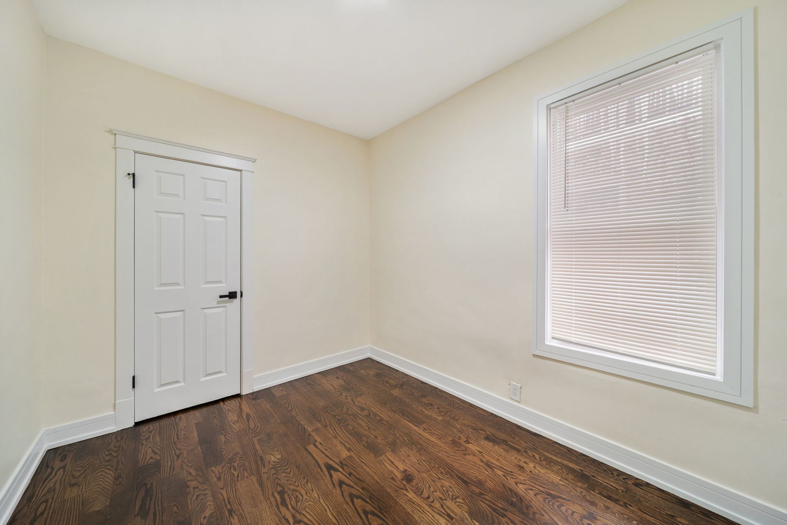 12000 S Perry Avenue