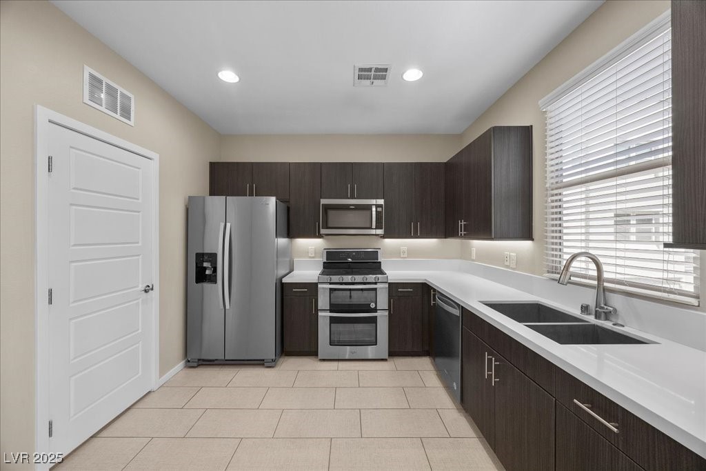 11236 Rainbow Peak Avenue 211