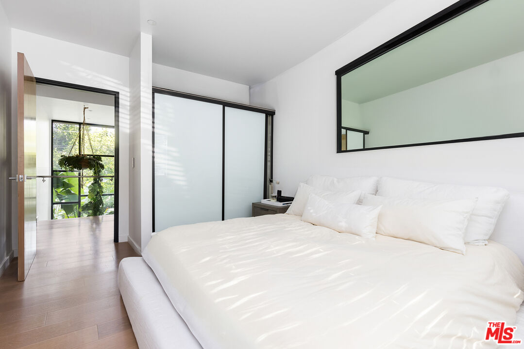 7668 Woodrow Wilson Dr
