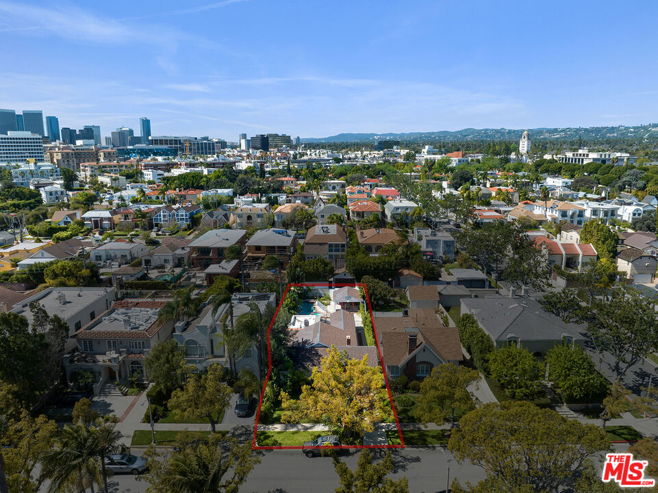 215 N Maple Dr
