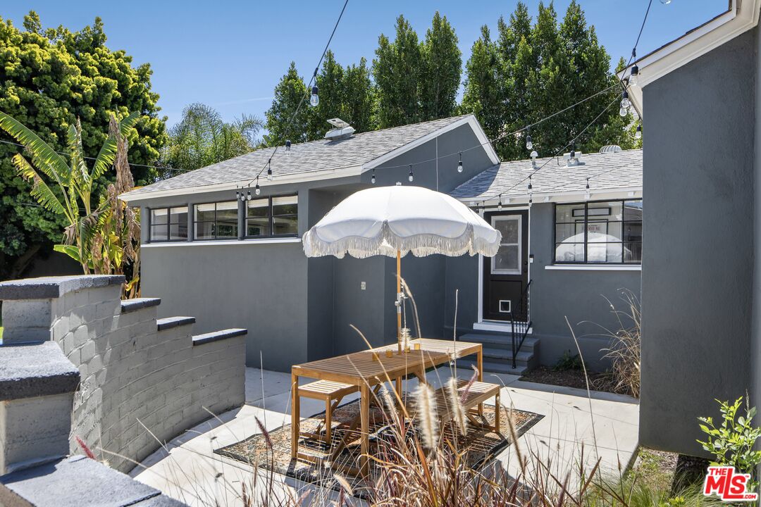4370 Farmdale Ave