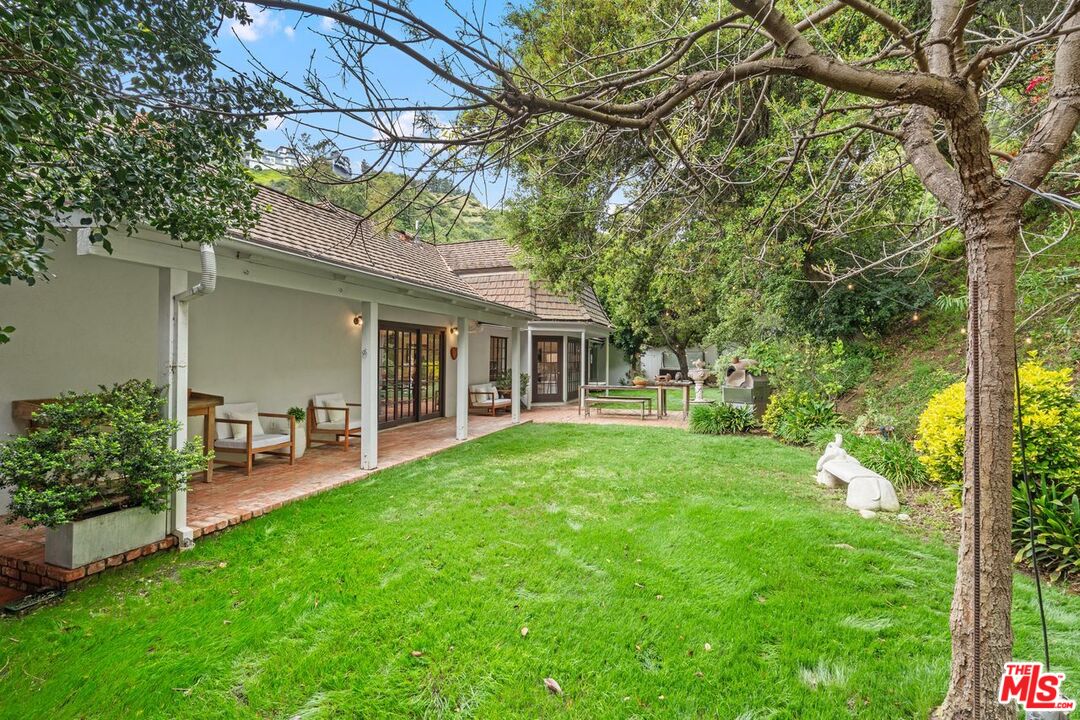 1318 Roscomare Rd