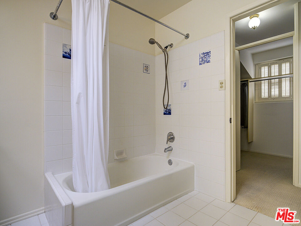 2132 El Roble Ln