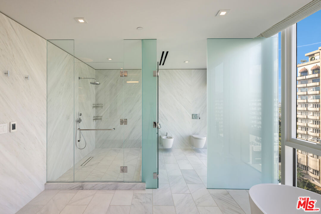 9000 W 3rd St Unit: 1101