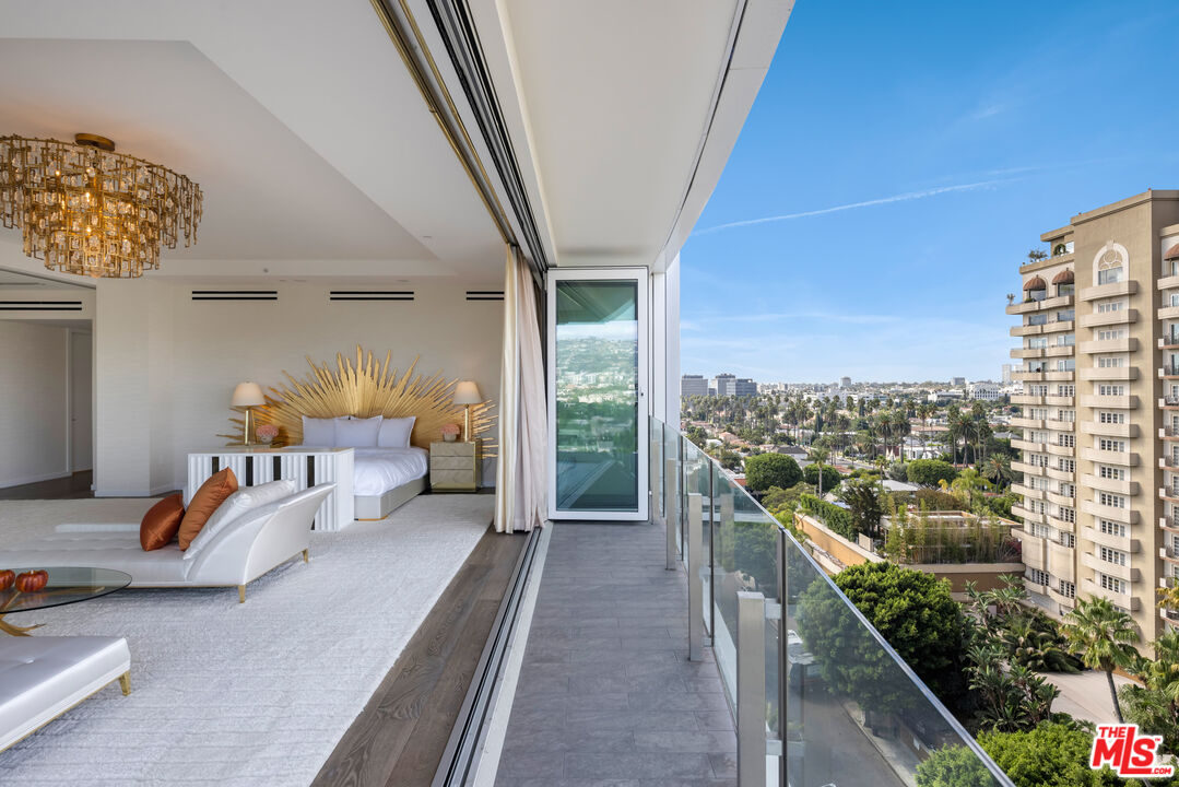 9000 W 3rd St Unit: 1101