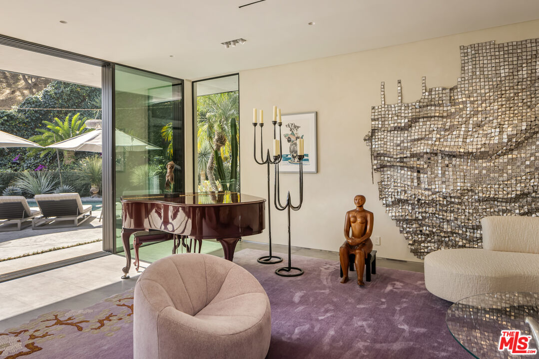 1087 Moraga Dr
