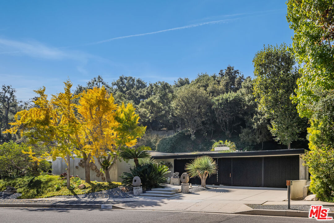 1087 Moraga Dr