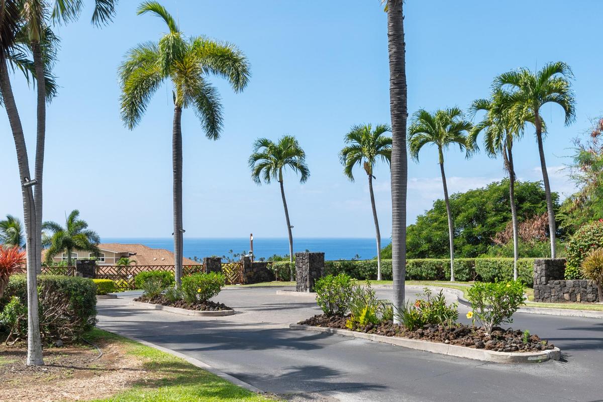 75-6060 KUAKINI HWY F4