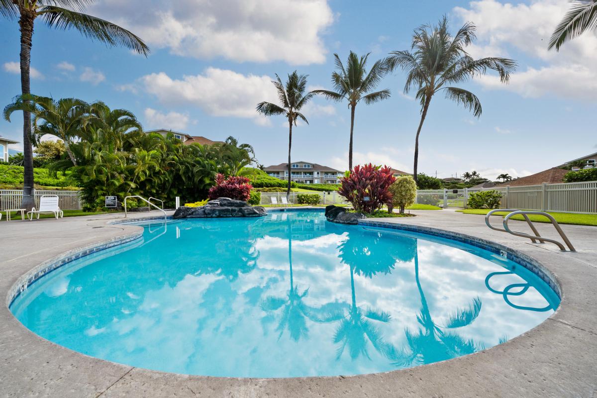 75-6060 KUAKINI HWY F4