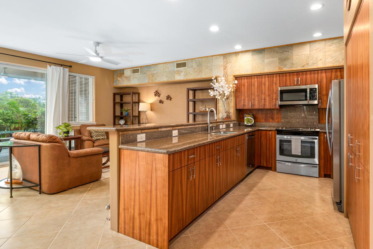 75-6060 KUAKINI HWY F4