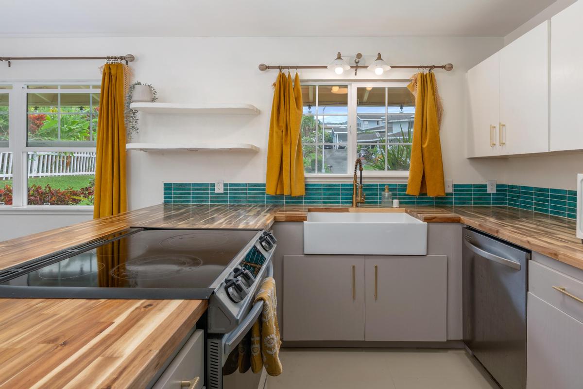 76-6119 ROYAL POINCIANA WAY 23A