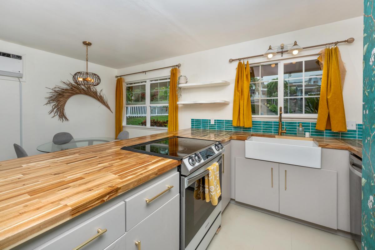 76-6119 ROYAL POINCIANA WAY 23A