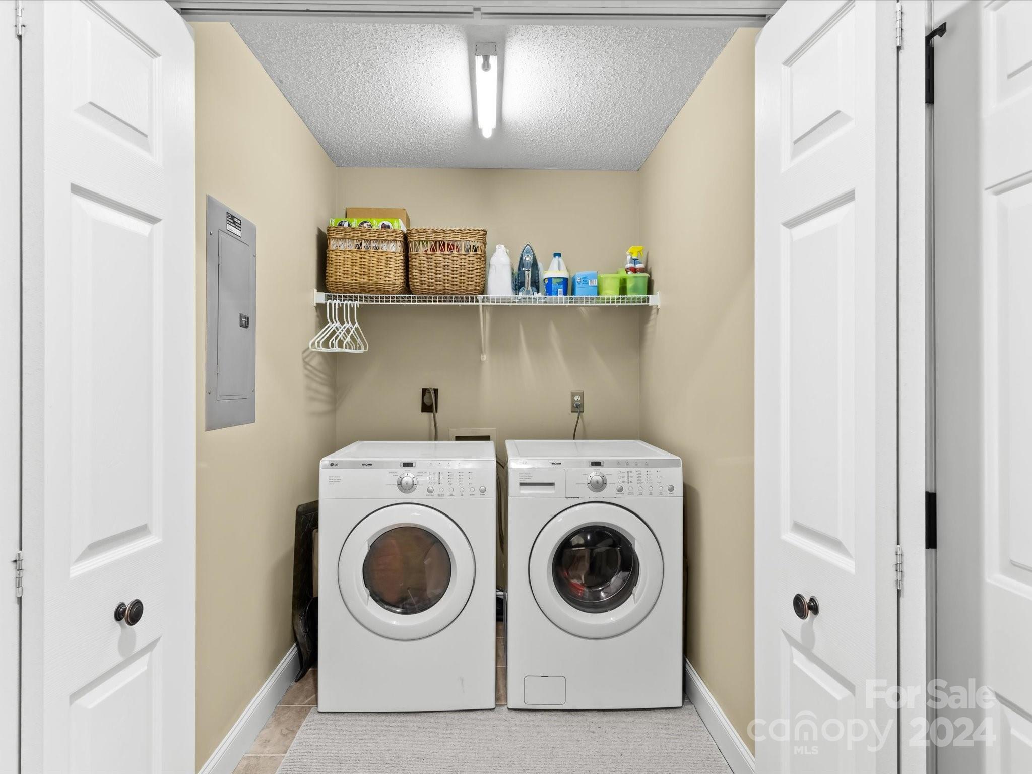 2811 Bathgate Lane