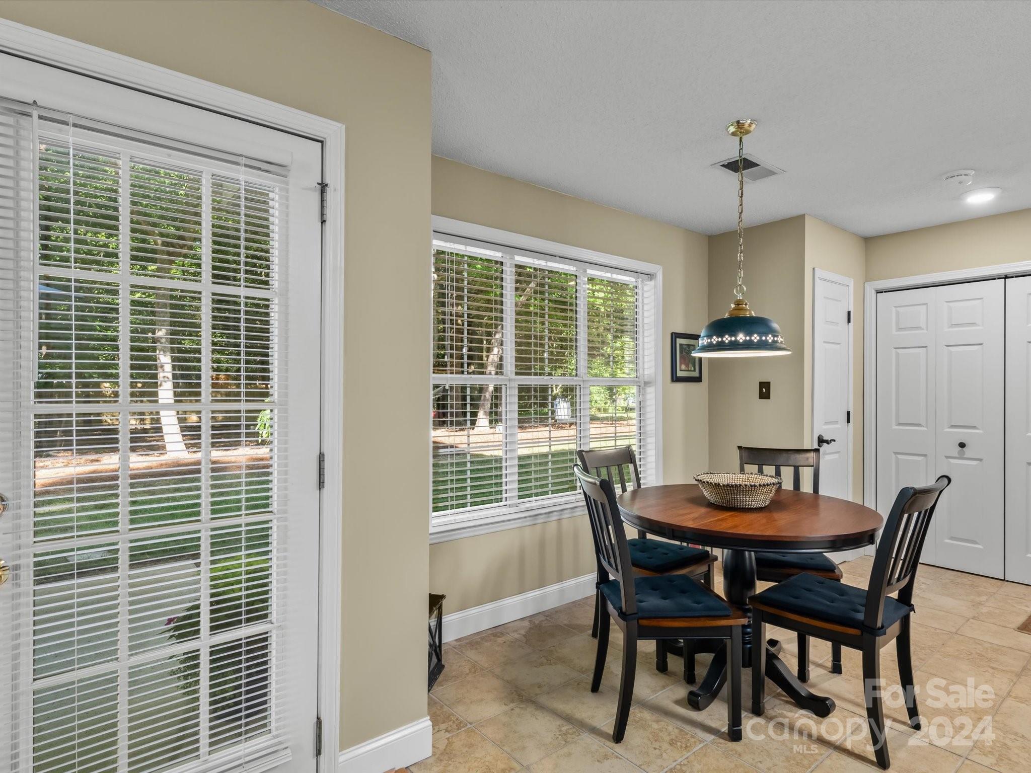 2811 Bathgate Lane
