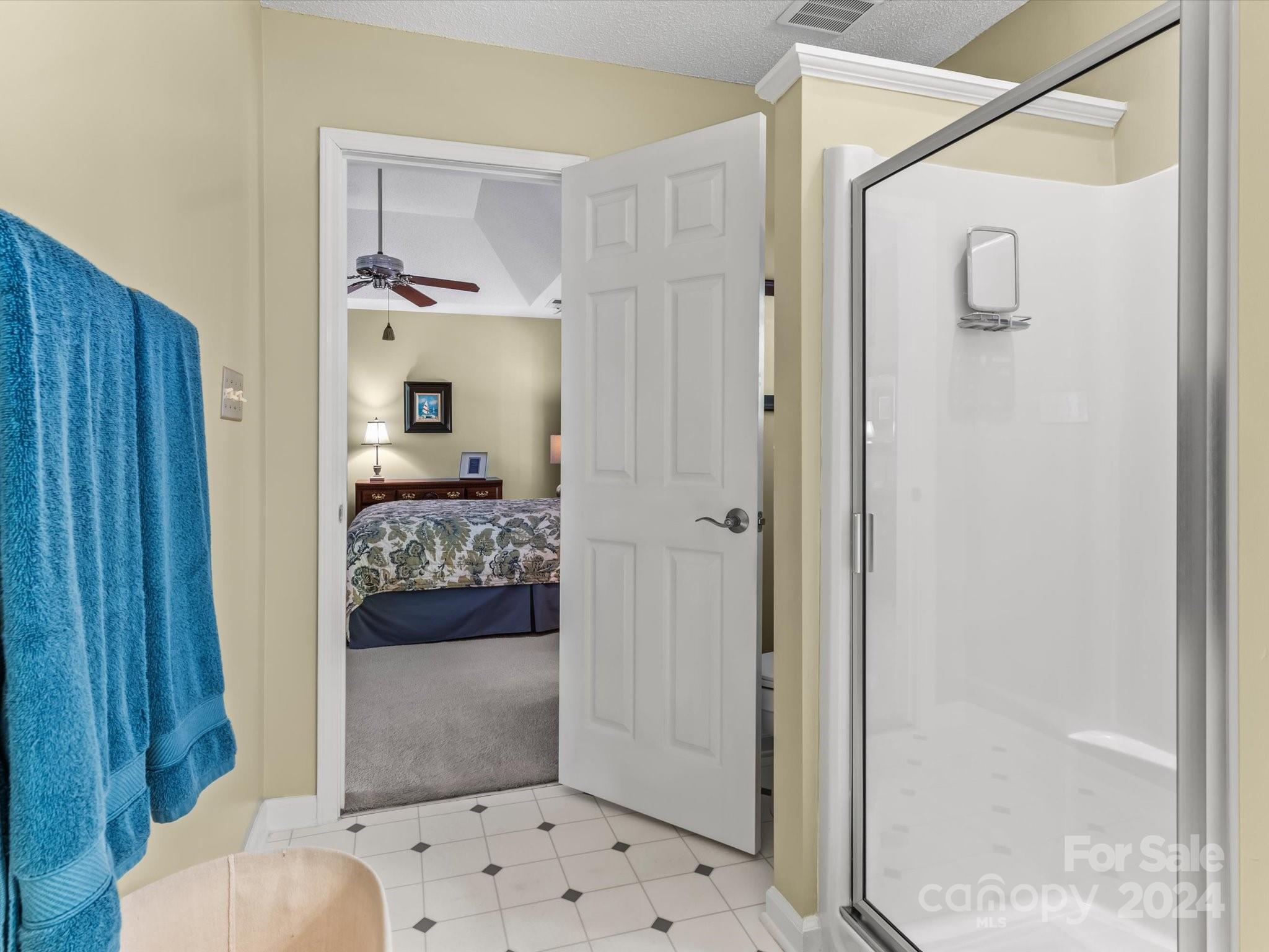 2811 Bathgate Lane
