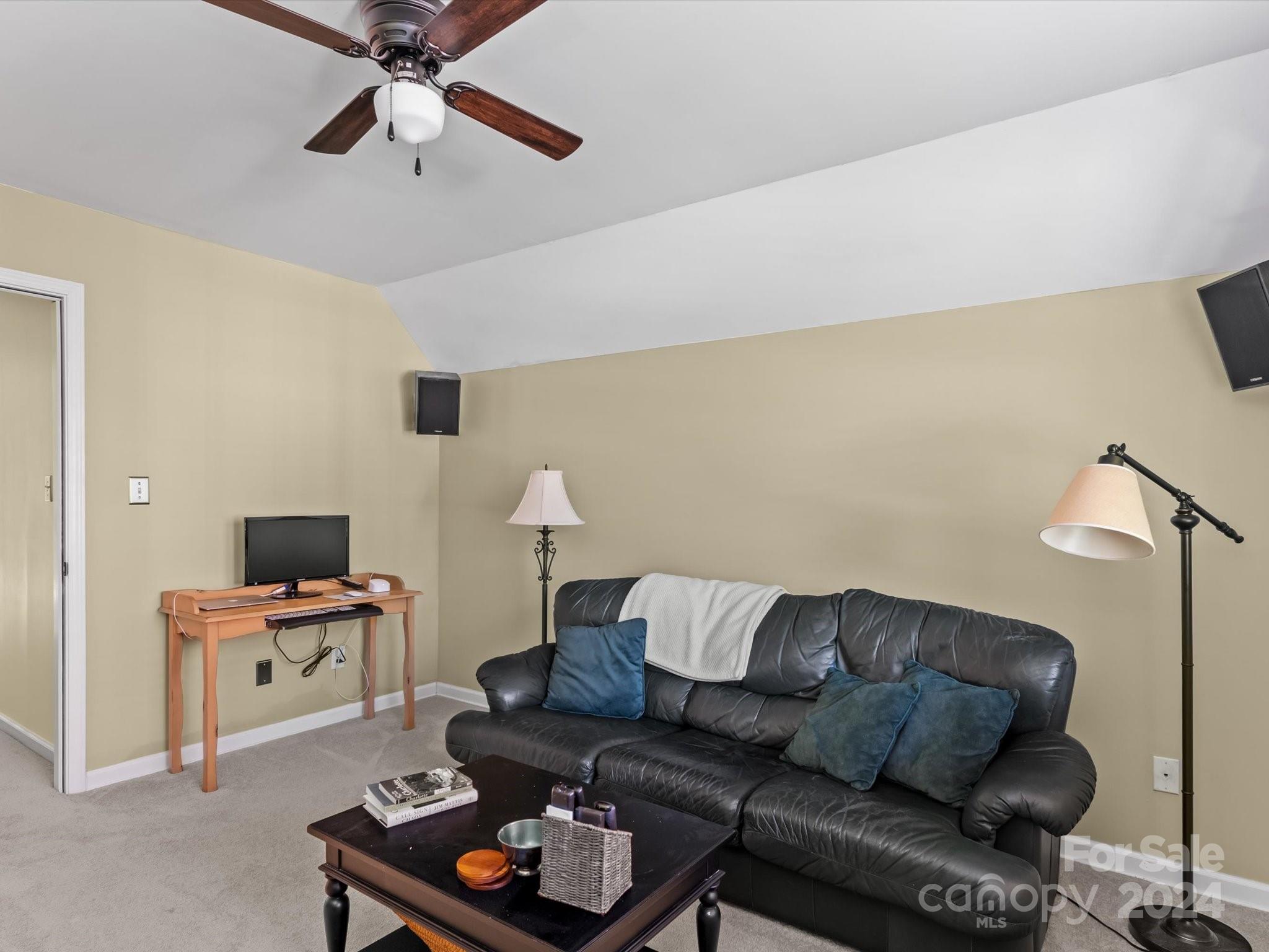 2811 Bathgate Lane