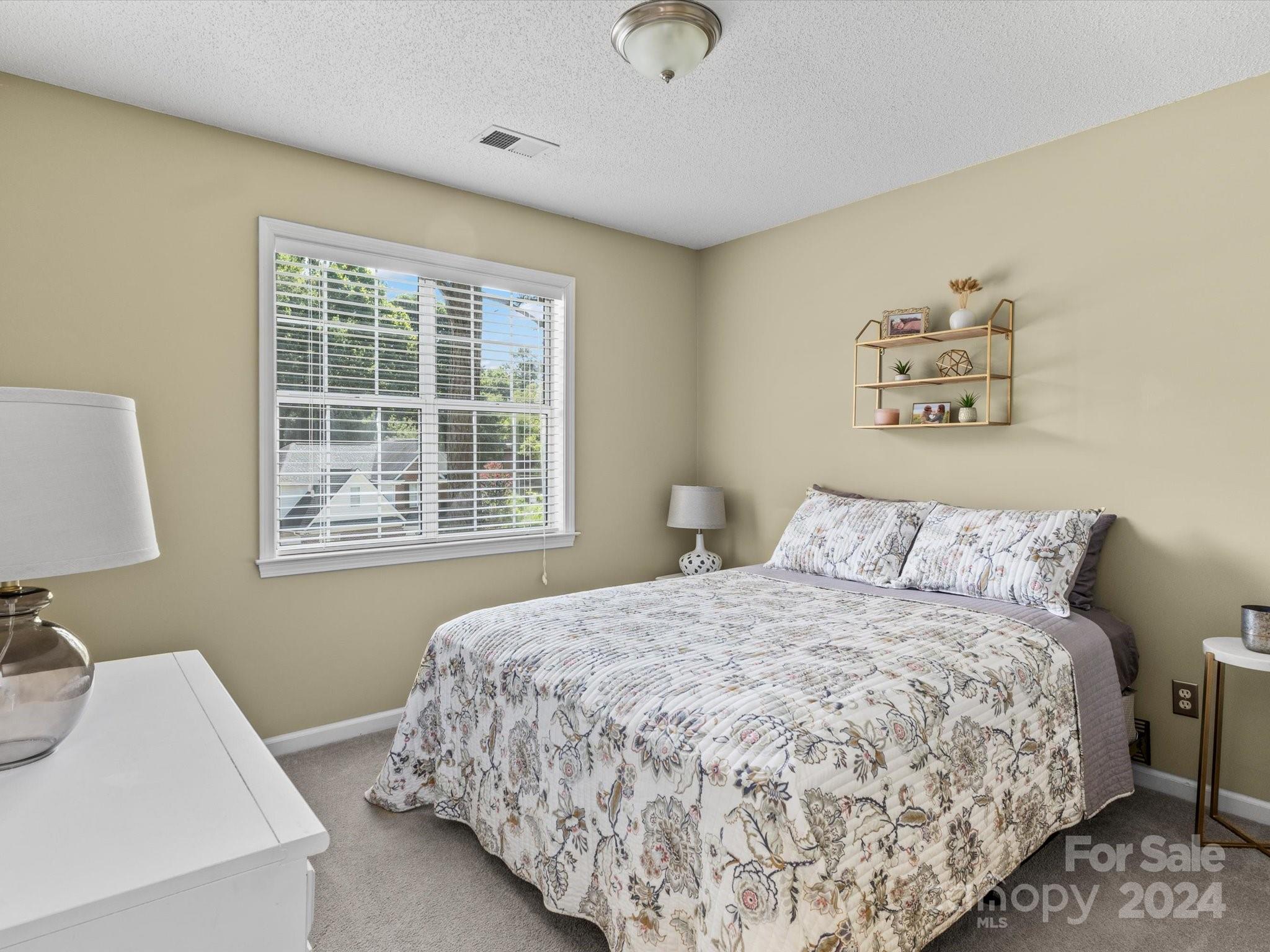 2811 Bathgate Lane