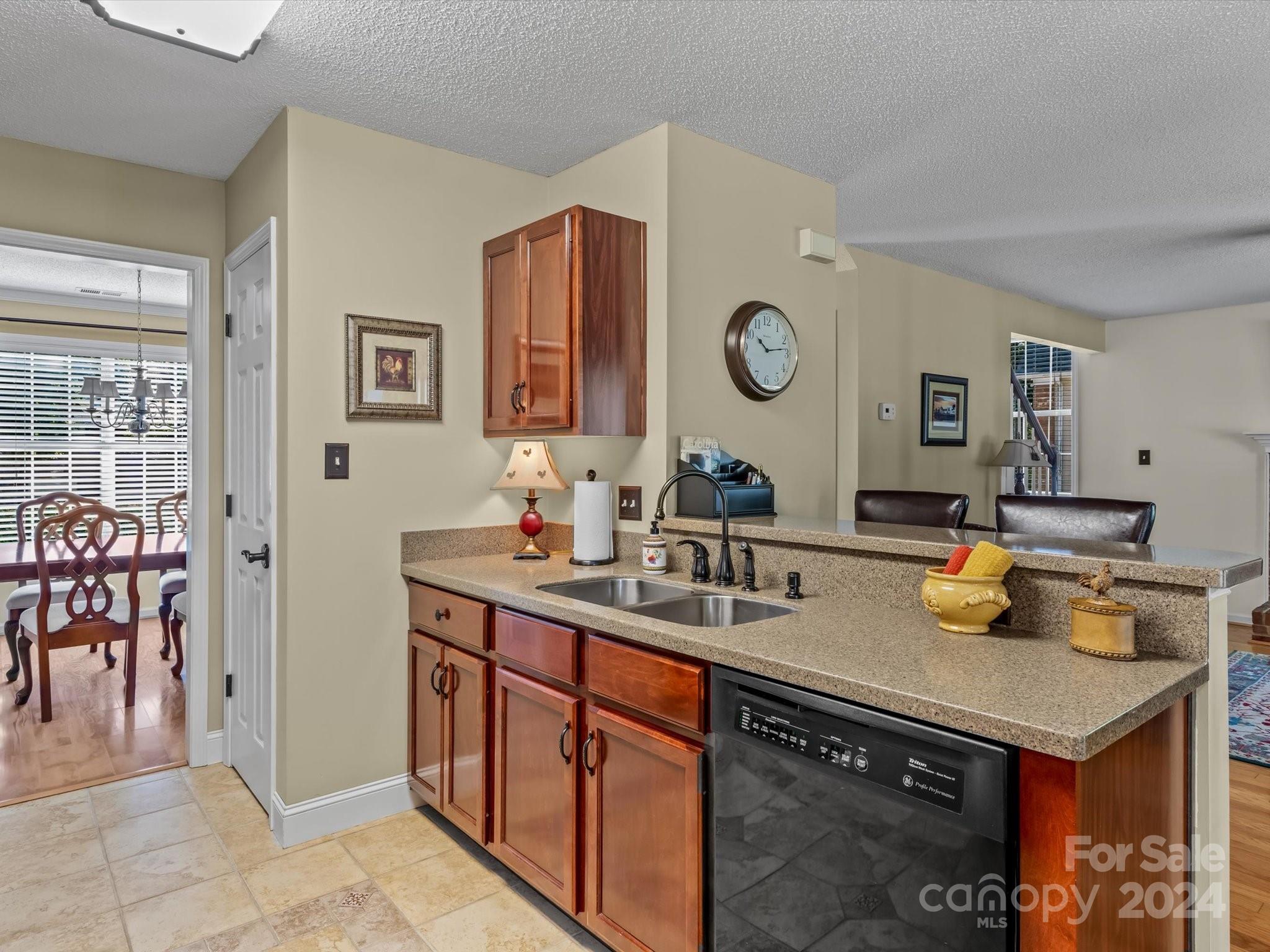 2811 Bathgate Lane