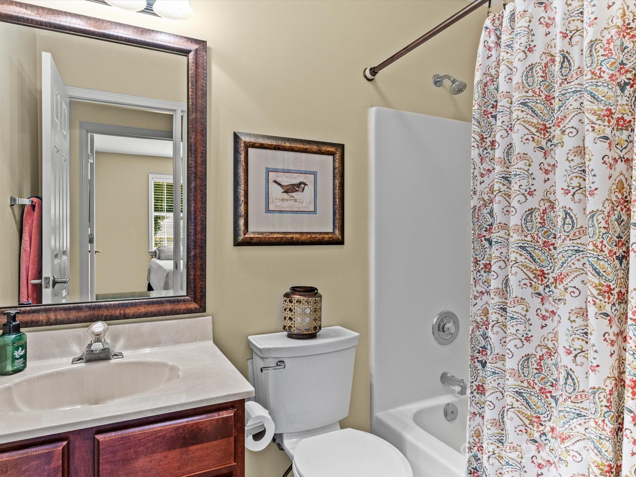 2811 Bathgate Lane