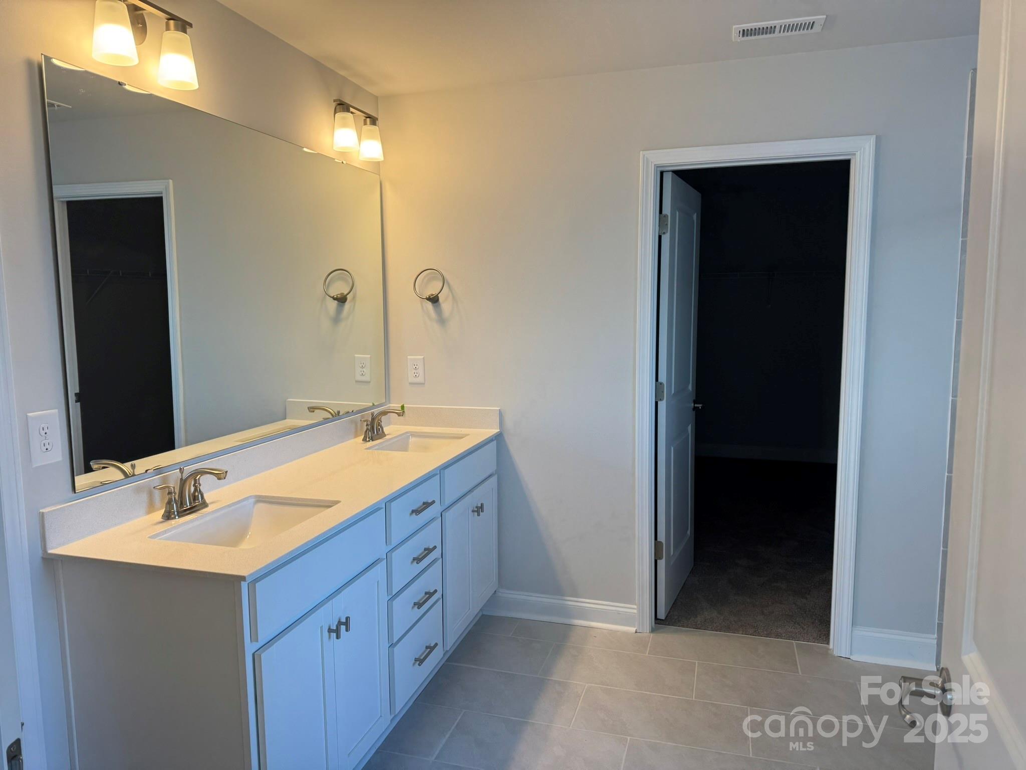 121 High Rock Court Unit: 08